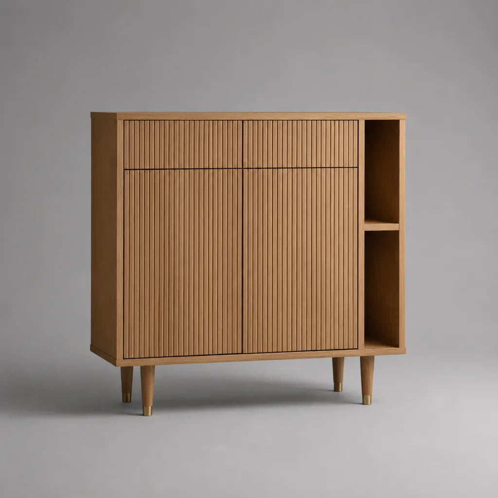 Sideboard aus Holzwerkstoff mit Lamellenfront, 3 Türen, 3 Schubladen und 2 offenen Fächern, Naturbraun, 120 × 40 × 110 cm